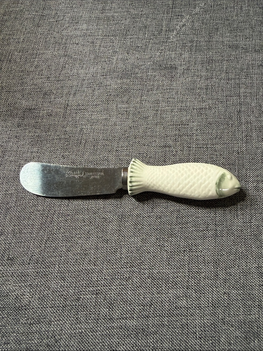 Vintage Shafford Fish-Handle Butter Knife - White Porcelain Handle (Set of 4) - Picture 6 of 9